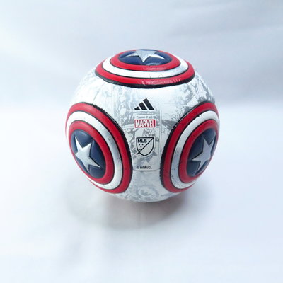 ADIDAS MARVEL MLS 美國隊長 一號足球 紀念 收藏 IP5507 銀x紅藍【iSport愛運動】