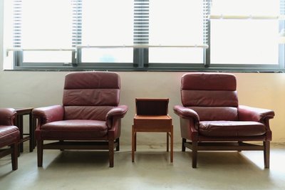 Danish leather sofa 丹麥皮革單人沙發兩張一組 稀有釋出 一對   丹麥1950年代老沙發典型風格代表 主人椅 真皮 高背椅
