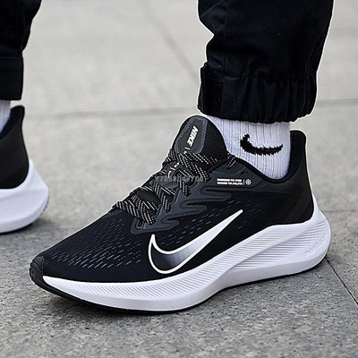 Nike Air Zoom Winflo 37 黑白 銀勾 輕量 透氣 運動休閒慢跑鞋CJ0291-005男鞋
