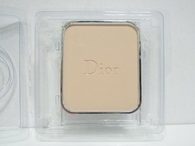 Dior( christian dior) 迪奧~~~光柔恆色水潤精華粉餅