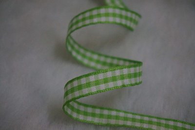 ~便宜地帶~AY6綠色格子緞帶.織帶1公分100尺100元出清包裝.髮飾.DIY.也可當包邊~(長3000公分)