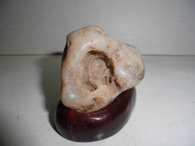 天然風化石洞玉石