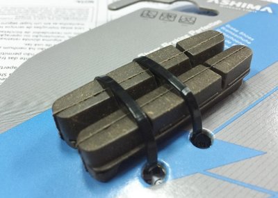 「新鐵馬車行」ASHIMA高耐熱煞車皮(軟木塞材質) 碳纖框用公路車剎車皮，SHIMANO系統C夾