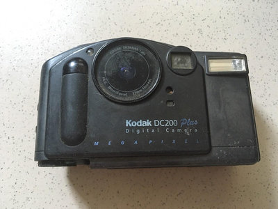 ．私人好貨．二手．箱05．相機．早期 缺件 未測試 無電池【Kodak DC200 Plus】中古 零件機 故障機 瑕疵機 自售