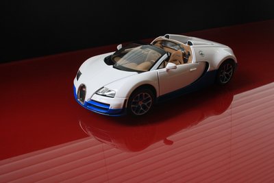 1/18 Rastar Bugatti Veyron 16.4 Grand Sport Vitesse (藍白色)模型