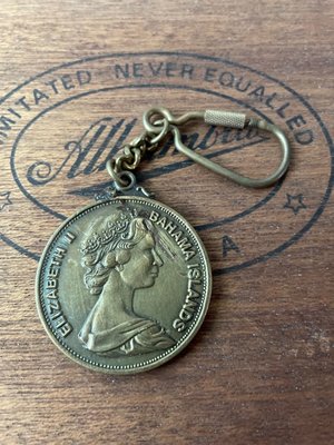 vintage 伊莉莎白女王 破銅爛鐵 浮雕 古早鑰匙圈