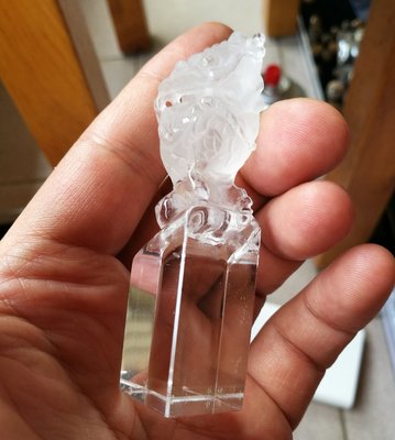 [友克鑫礦業]免運(0037)~重48.5g-閃亮激光料白水晶方印章/天然水晶印材-龍