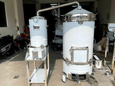 300公升直桶精油蒸餾機(瓦斯、柴火)、精油萃取機加熱器結構改良、專利證書號為M558027、肉桂精油、植物精油萃取機