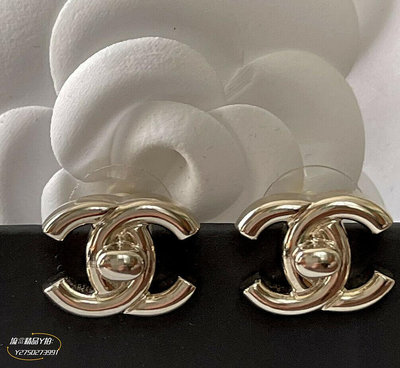 Chanel 香奈兒 經典簡約 雙C 耳環 AB5617 淡金色 光面 專櫃真品