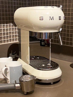 SMEG ECF01/02斯麥格進口意式半自動咖啡機奶泡/磨豆機家用辦公_林林甄選