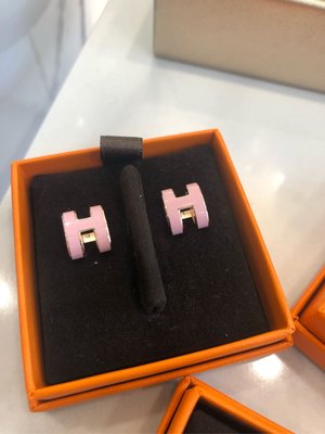 漫步精品 Hermes 粉色 H 耳環 缺貨