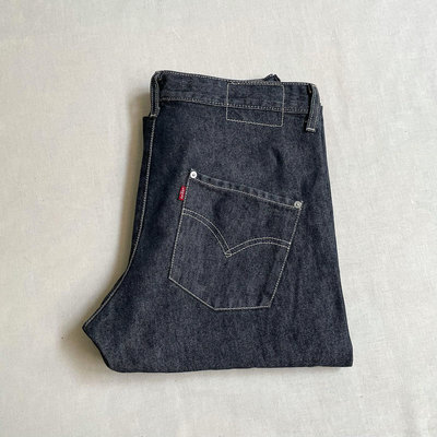 美國經典 Levi’s engineered Jeans 003 香港製造 立體剪裁 純棉黑色丹寧 卯釘口袋 3D牛仔褲