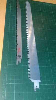 加長型約37公分軍刀鋸片(可鋸樹幹與塑膠管類)+ Milwaukee 米沃奇1303 (30cm長) 軍刀鋸片 修剪綠木