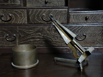 老件全銅飛彈模型與炮彈零錢筒