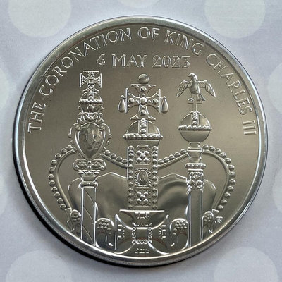 查爾斯三世 加冕紀念幣 英國皇室 王室 登基 收藏紀念品 硬幣 英國國王 英王 西敏寺 王冠 權杖 寶球