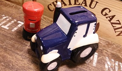英國曳引機存錢筒(藍色) : 文具 存錢筒 英國 迷你 車 商標 擺飾 收藏 工業風