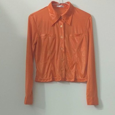 （搬家大出清）專櫃品牌 PS' club works 橘色長袖薄襯衫，開釦胸兩個口袋未剪開，無內裡有彈性。尺寸約M碼 msgracy 黃淑琦 agnes.B