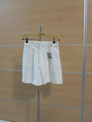 【Uniqlo】全新現貨 優衣庫 百貨專櫃  女裝 春季夏季 白色 SMART打摺短褲 S/160(155-165CM)