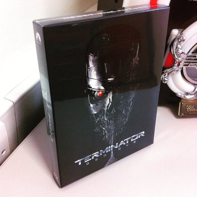 【BD藍光3D】魔鬼終結者 創世契機3D+2D三碟外紙盒幻彩限量鐵盒版(A款)Terminator(台灣繁中字幕)