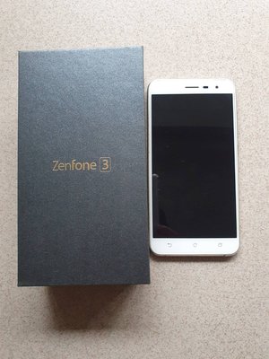 自售。 盒裝 。 ASUS Zenfone 3 ZE552KL Z012DA 4G/64G