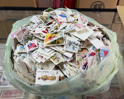 【崧騰郵幣】出售  台灣郵票  舊票一批   總重量1.2公斤