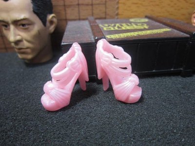 570J7Z娃娃部門 珍珠粉紅色女用小愛心造型高跟鞋一雙
