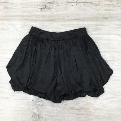 【愛莎＆嵐】 MOMA 女 黑色燈籠造型短褲/S 11207 10