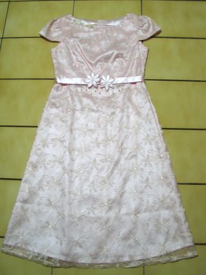 RED HOUSE蕾赫斯全新36號嬰兒粉色+立體繡花蕾絲.活動式珍珠花朵腰帶,短袖洋裝
