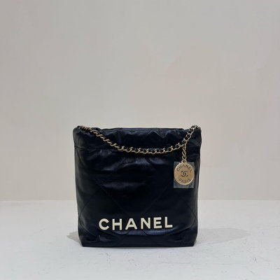 Chanel 22 mini托特包 黑色 白字《精品女王全新&amp;二手》
