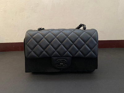 Chanel A69900，CF20 黑鏈，羊皮。
