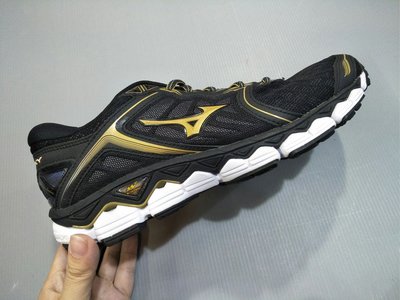 Mizuno 美津濃 慢跑鞋 #J1GC170250 尺寸：26,27~28.5cm