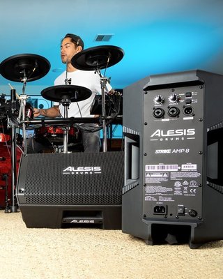 【六絃樂器】全新 Alesis AMP8 電子鼓音箱 2000W / 鍵盤樂器也適用