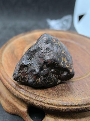 【二手】橄欖球粒隕石 橄欖石鐵隕石 石鐵隕石原石 隕石把件 微磁 天941【古玩天下】