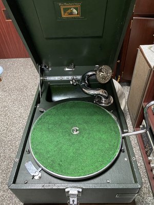 [第二發]稀有英國 HMV 102  攜帶式高級骨董留聲機[稀有綠色] 珍藏讓出
