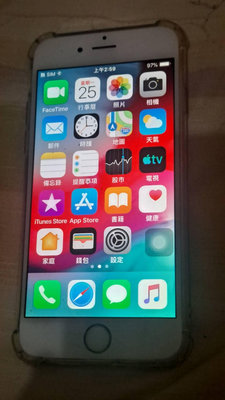 孩童學生便宜實用Apple iPhone 6 台灣公司貨16G 4.7吋4G 二手金色Volte手機 系統版本iOS 12.5.7 外觀八成五新 使用功能正常