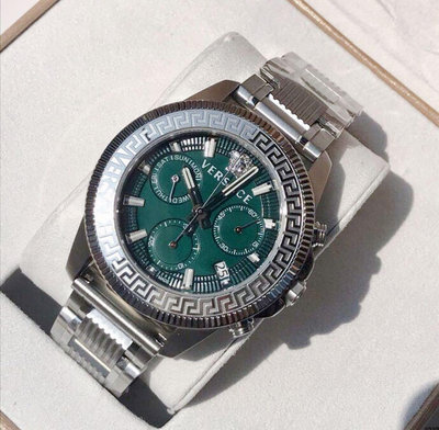 VERSACE Greca Action Chrono 綠色錶盤 銀色不鏽鋼錶帶 石英 三眼計時 男士手錶 VE3J00422