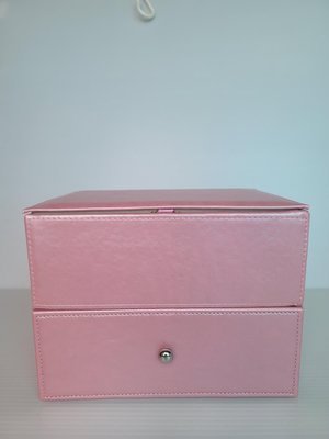 全新 粉紅色防潑水仿皮雙層抽屜式彩妝用具收納化妝箱 化妝盒耳環配飾戒指盒$48 一元起標 專櫃  有LV