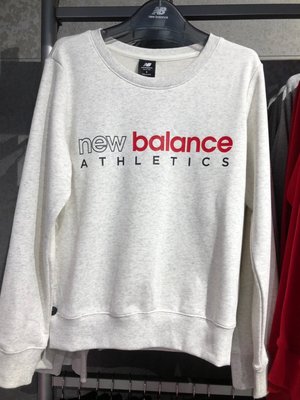 現貨 iShoes正品 New Balance 女款 米色 長袖 上衣 CNY 運動 衛衣 圓領 AWT01559SAH