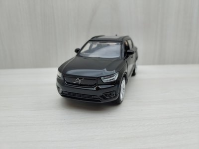 全新盒裝1:32~VOLVO XC40 黑色 合金模型聲光車