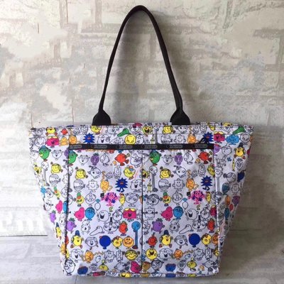 現貨 Lesportsac MR. MEN LITTLE MISS 奇妙家族 水餃包單肩包手提包大包 7891 降落傘防水材質 附收納袋 限量