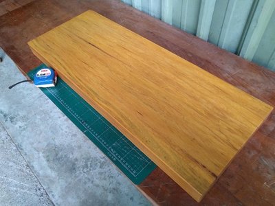台灣紅檜(Menniki)，黃肉系的紅檜，香噴噴的板材，殺西米砧板，書桌板(AF) 非牛樟 樹瘤 花梨 肖楠 龍柏 亞杉