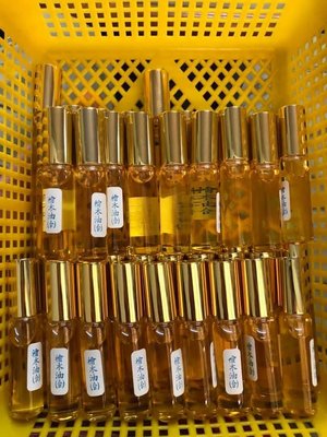 台灣檜木精油 5ml滾珠瓶~ 台灣蒸餾萃取--自產自銷