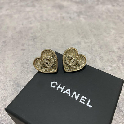 Chanel 耳環 水鑽立體logo 愛心 黑《精品女王全新＆二手》