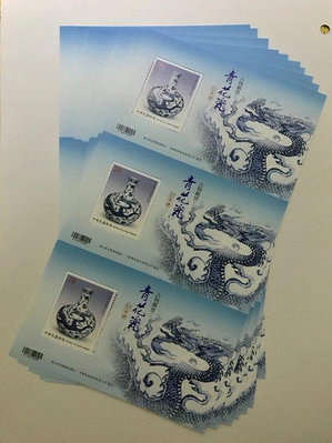 台灣小全張三連張郵票-民國107年- 特671 古物郵票 - 青花瓷小全張三連張(107年版) ，注意一張一賣