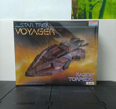 STAR TREK星際爭霸戰 --VOYAGER 航海家號 組裝模型