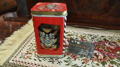 【卡卡頌 歐洲跳蚤市場/歐洲古董】歐洲老件_ 茶罐 咖啡罐 餅乾 糖果鐵盒 小物收納盒 老鐵盒 m0441✬