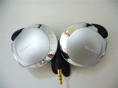 耳機:SONY MDR-Q66LW雙邊自動收線耳掛式耳機,做工精良！音質絕好！原價990元, 8 成新