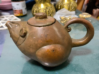 w精美絕倫老鼠造型紫銅壺，長度 14厘米，高度8厘米，重量43