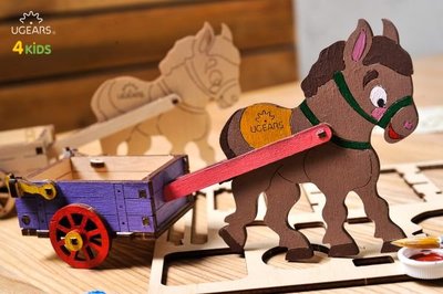 UGEARS 著色小毛驢 DONKEY  小毛驢的拖拉車有兩個可轉動輪子、兩片木板連接驢子的胸帶和頸圈