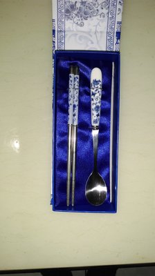 青花瓷餐具組 含筷子 湯匙 購買價 58 元